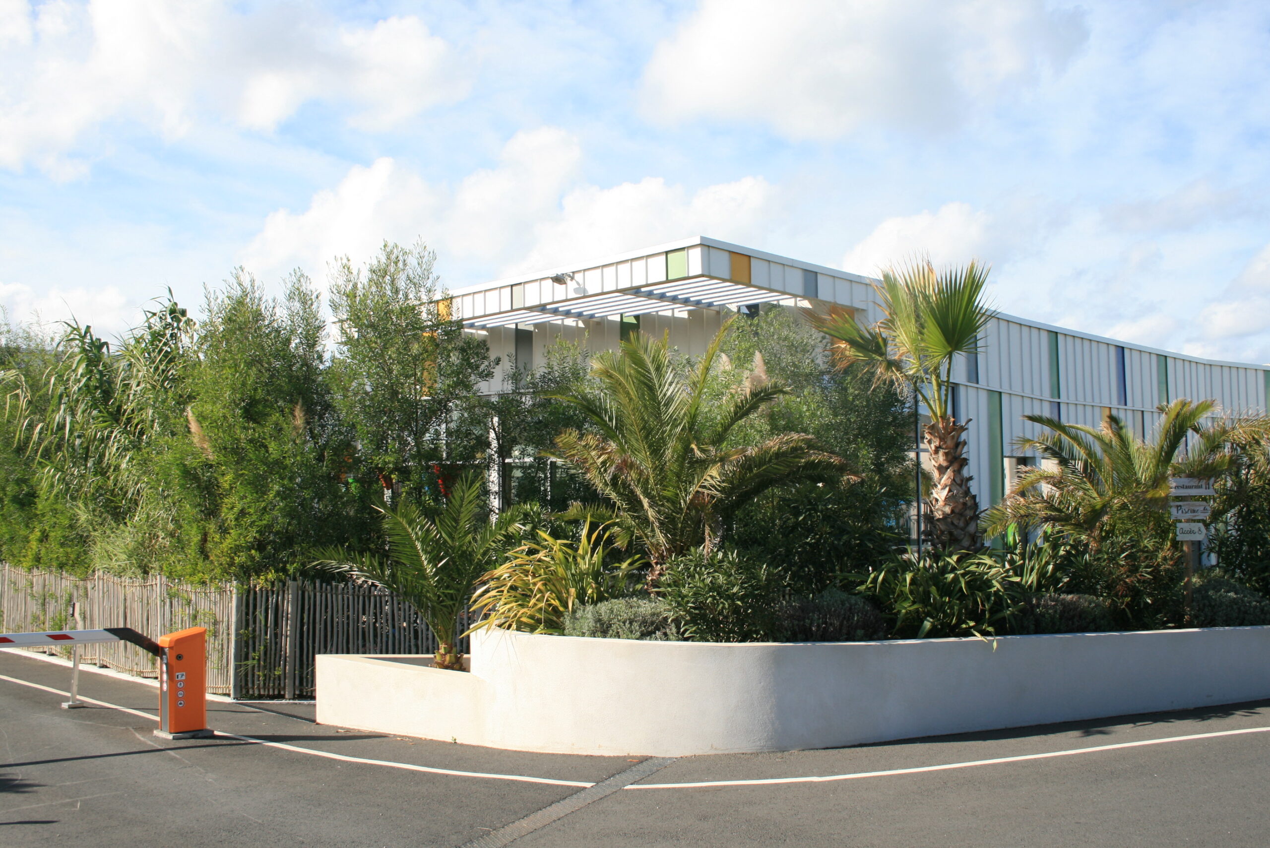 Vente de végétaux et fournitures jardin aux professionnels en Vendée