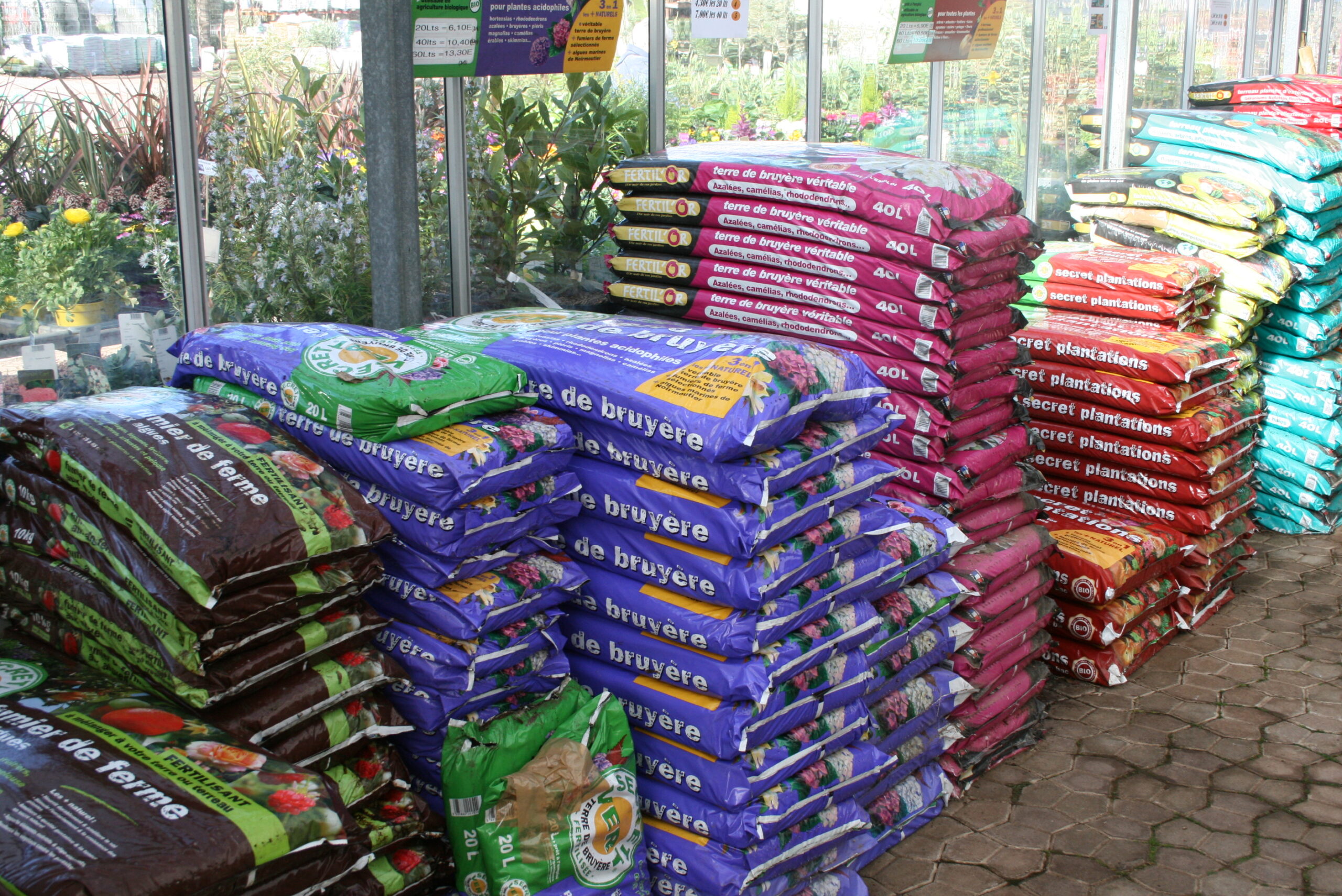 Sacs de terreaux et amendements jardin en vente aux Pépinières Claveau en Vendée